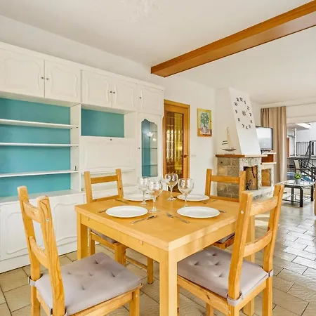 Apartamento La Marina